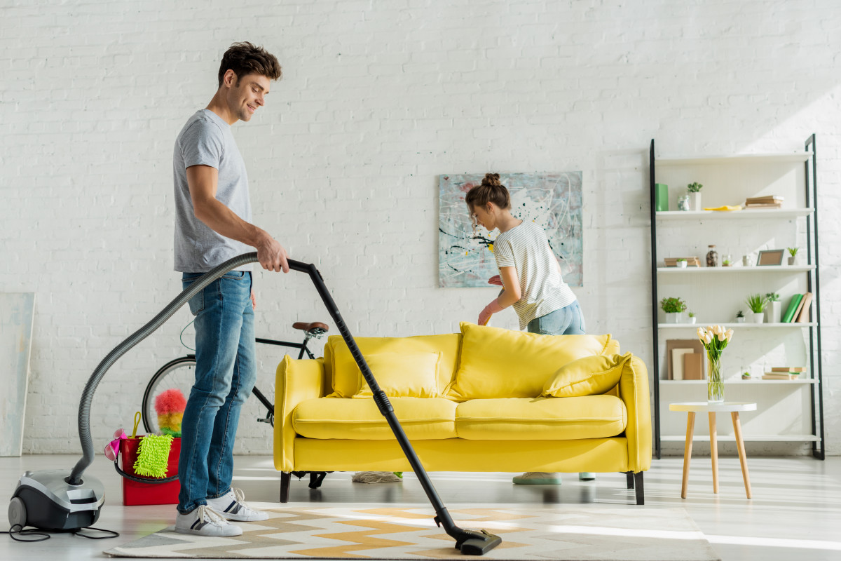 Şarkikaraağaç Bayan Temizlikçi